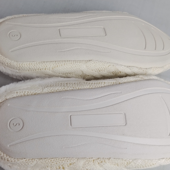 Memory Foam Women's Fluffy Slippers White Size S (7/8) Wintery Knitted White - Picture 8 of 10